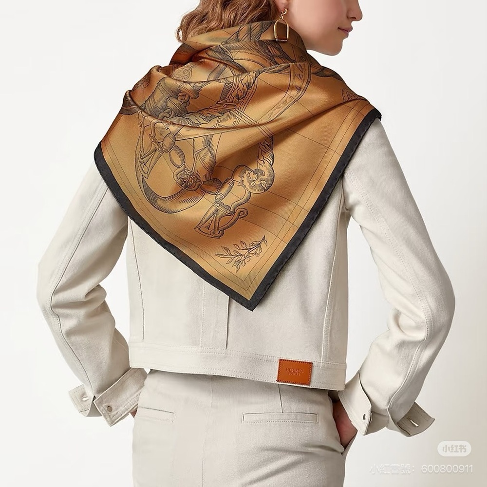 Hermes Scarf 90 CARRE DOUBLE FACE
DELLA
CAVALLERIA FINE
HG/MARRON/BEI GE/CARAM - Picture 8 of 8